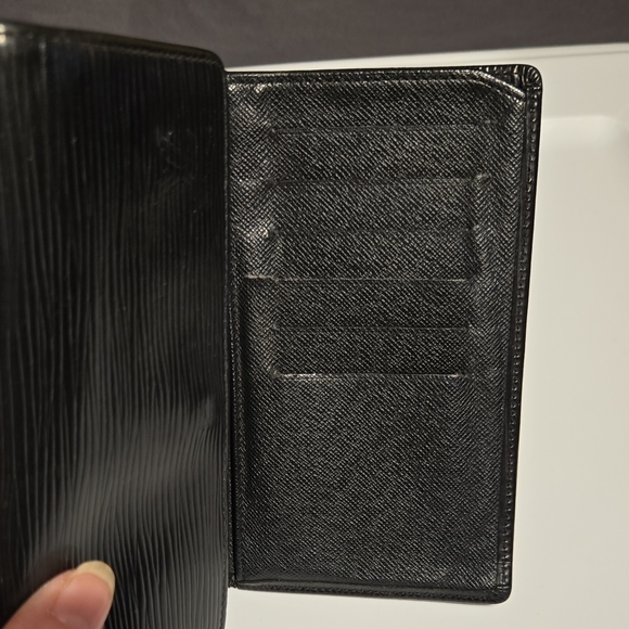 Louis Vuitton Epi Wallet - Picture 14 of 16